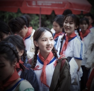 人像-运动会-人群-红领巾-歌唱祖国 图片素材
