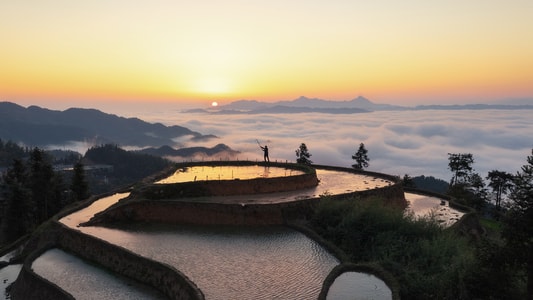 2019inf招募-风光-旅行-云雾-风景 图片素材