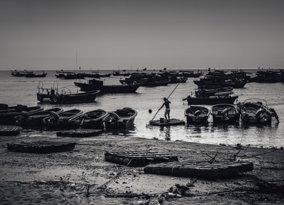 扫街-黑白-海口-旅行-船的残骸 图片素材
