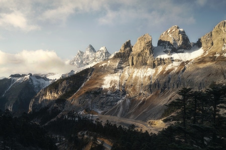 旅行-雪-云-山峰-山谷 图片素材