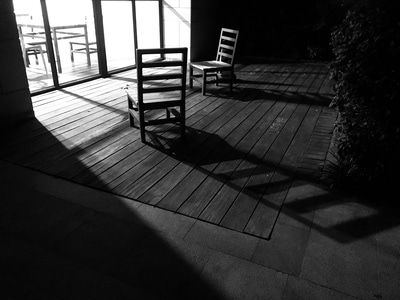 手机摄影-扫街-纪实-黑白-椅子 图片素材