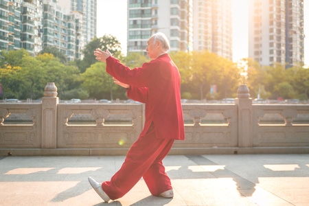 建筑-健身-街道-老人-男性 图片素材