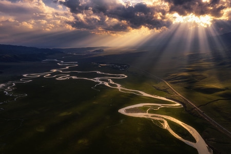 巴音郭楞蒙古自治州-奇观-光线-尼康-光影 图片素材