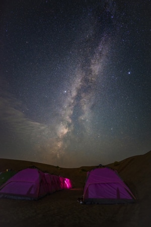 银河-沙漠-星空-天文-星野 图片素材
