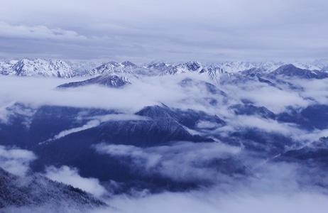 达瓦更扎-跷碛-宝兴-晨雾-云海 图片素材