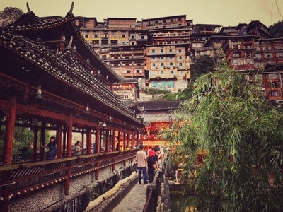 黔东南苗族侗族自治州-千户苗寨-风景-千户苗寨-桥 图片素材