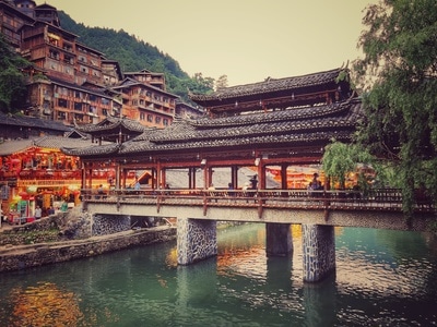 黔东南苗族侗族自治州-千户苗寨-风景-千户苗寨-桥 图片素材