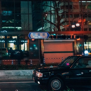 日本-的士-夜晚-城市-车 图片素材