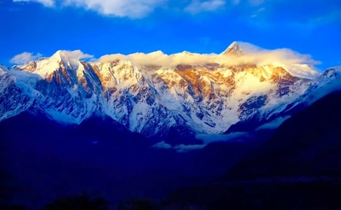 旅行-神山-风光-山-山峰 图片素材