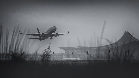 昆明-飞机-黑白-飞机-机场 图片素材