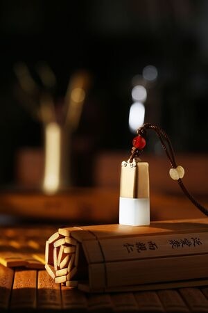 玉器摄影-你好2020-和田玉-印章-铜 图片素材