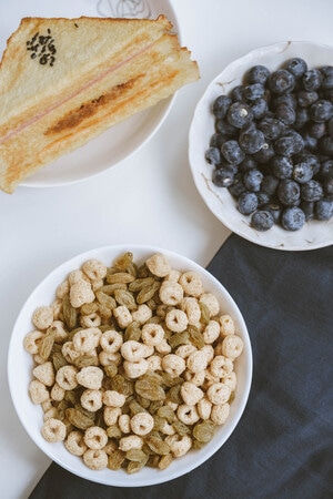 一组早餐点心-生活-美食-蓝莓-早餐 图片素材