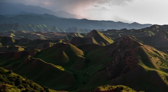 新疆-石河子-紫泥泉山脉-多姿多彩-自然风光 图片素材