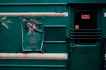 火车-绿皮-记忆-街头-箱包 图片素材