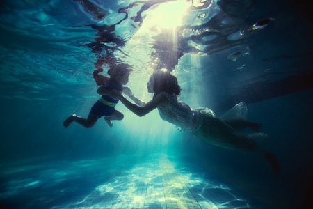 梦幻-水下-儿童-旅行-亲子 图片素材