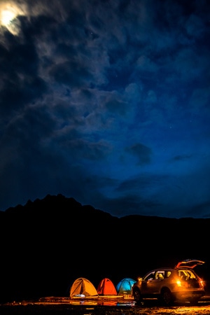 旅行-风景-露营-夜景-小轿车 图片素材