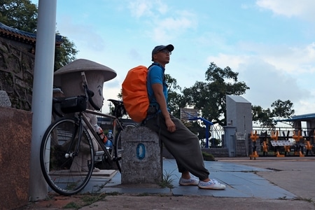 骑行-广西-东兴-沿边公路-男人 图片素材