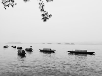 黑白-简约-千岛湖-交通-船 图片素材