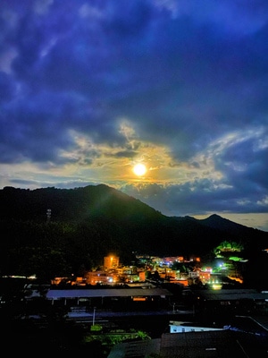 山村-月亮-灯火-风景-山村 图片素材