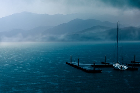 旅行-清晨-雨天-山川-雾 图片素材