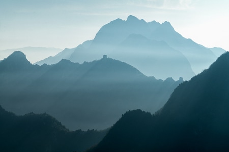 崇山峻岭-天空-山-逆光-北京 图片素材