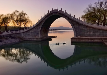 昆明湖畔-傍晚-风景-拱桥-湖 图片素材