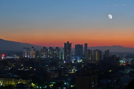 瑞丽-旅行-蓝-夜景拍摄-夜色 图片素材