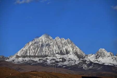纪实-雅拉神山-山-山峰-风景 图片素材