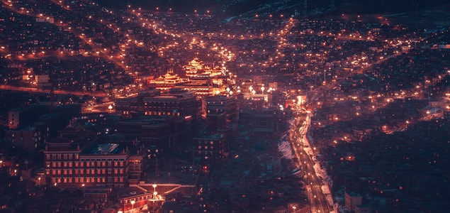 色达-佛学院-夜景-烟花-演出 图片素材