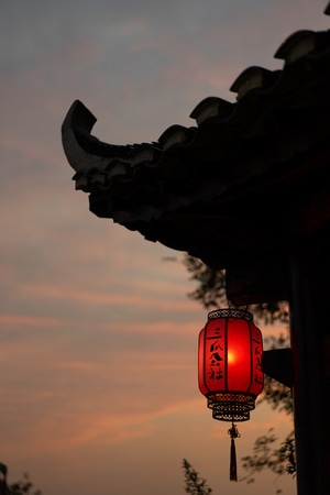 旅行-日落-灯笼-房檐-屋檐 图片素材