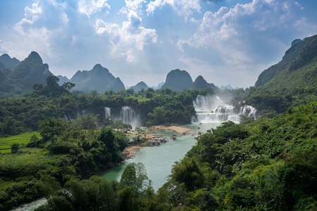 旅行-旅游-瀑布-德天-蓝天白云 图片素材