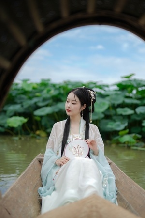 古风摄影-人像摄影-荷花-人像写真-摄影 图片素材
