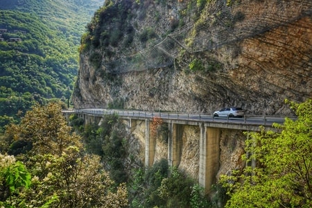 garda-largo-italy-加达尔湖-峭壁 图片素材