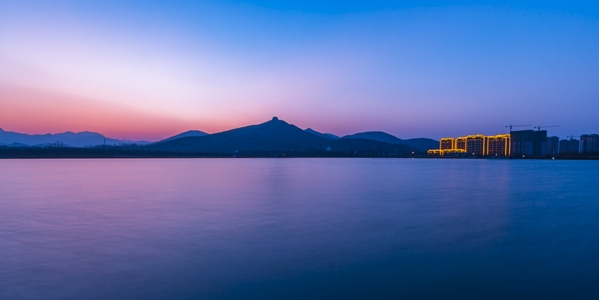 晚霞-山-天空-都市风景-城市 图片素材