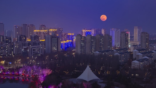 都市风光-爬楼党-大月亮-夜景-城市 图片素材