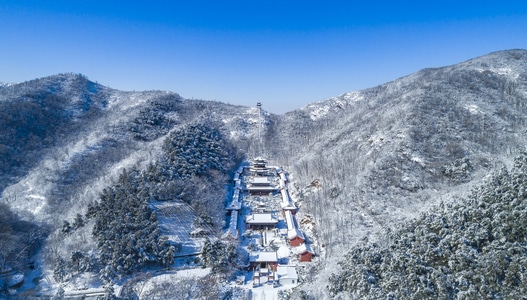 你好2020-雪景-航拍-鹤伴山森林公园-风景 图片素材