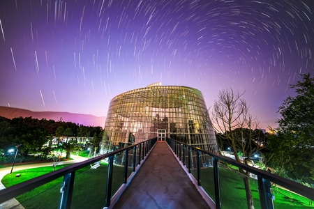 温室-建筑-星轨-夜景-昆明 图片素材