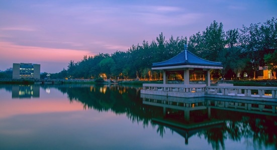 风光-求是亭-敬业胡-晚霞-天津大学 图片素材