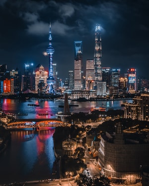 中国-夜晚-上海-航拍-飞机 图片素材