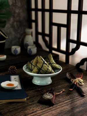 手机静物美食摄影-粽子-食物-美食-盘子 图片素材