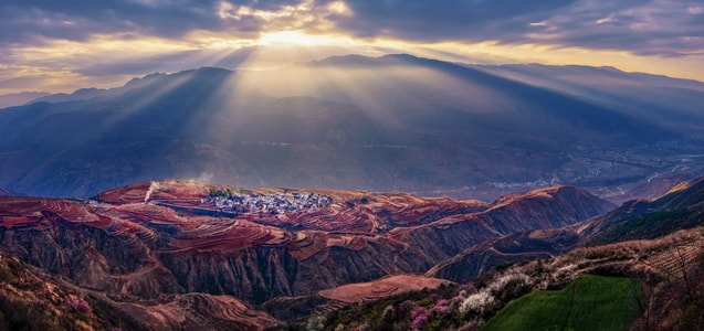 风光-旅行-红土地-晨曦-火山 图片素材