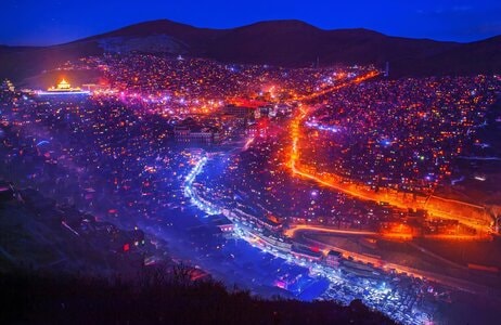 70周年摄影大赛-70周年城市-夜色-佛学院-火山 图片素材