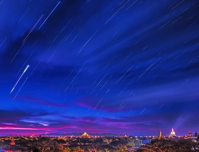 夜色-缅甸蒲甘-星空-星轨-夜景 图片素材