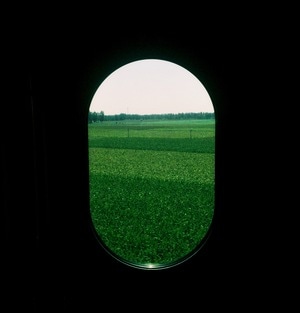 夏季-街拍-旅行-高铁-车窗 图片素材