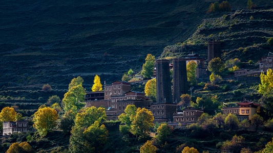 建筑-山-树-建筑-碉楼 图片素材