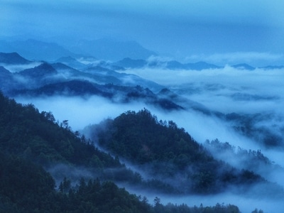 风光-云雾缭绕-山区-山峰-天空 图片素材