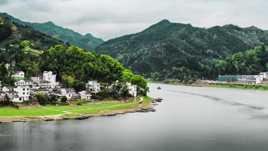湖泊-旅拍-春-风景-山峰 图片素材