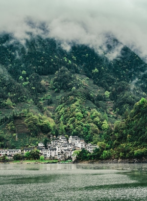 湖泊-旅拍-春-风景-山峰 图片素材