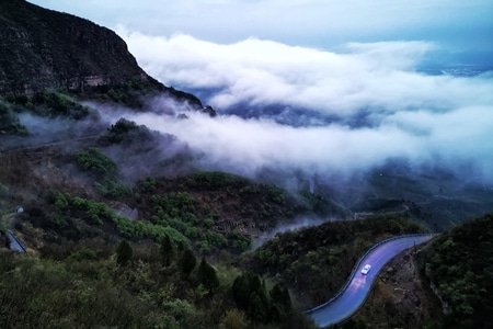 手机摄影-我要上封面-山峰-光影-云雾 图片素材