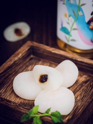 月饼-大蒜-芝麻球-静物-美食 图片素材